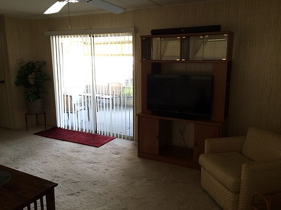 4th image of 555 4th St Lot 82