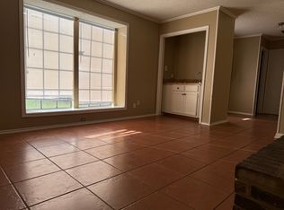 2241 Madrid Ct, Dalworthington Gardens, TX 76013