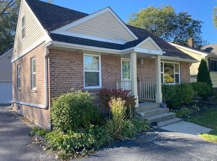 396 W Saint Charles Rd, Elmhurst, IL 60126