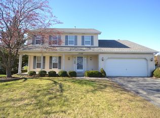 2566 Pioneer Ct, Geneva, IL 60134