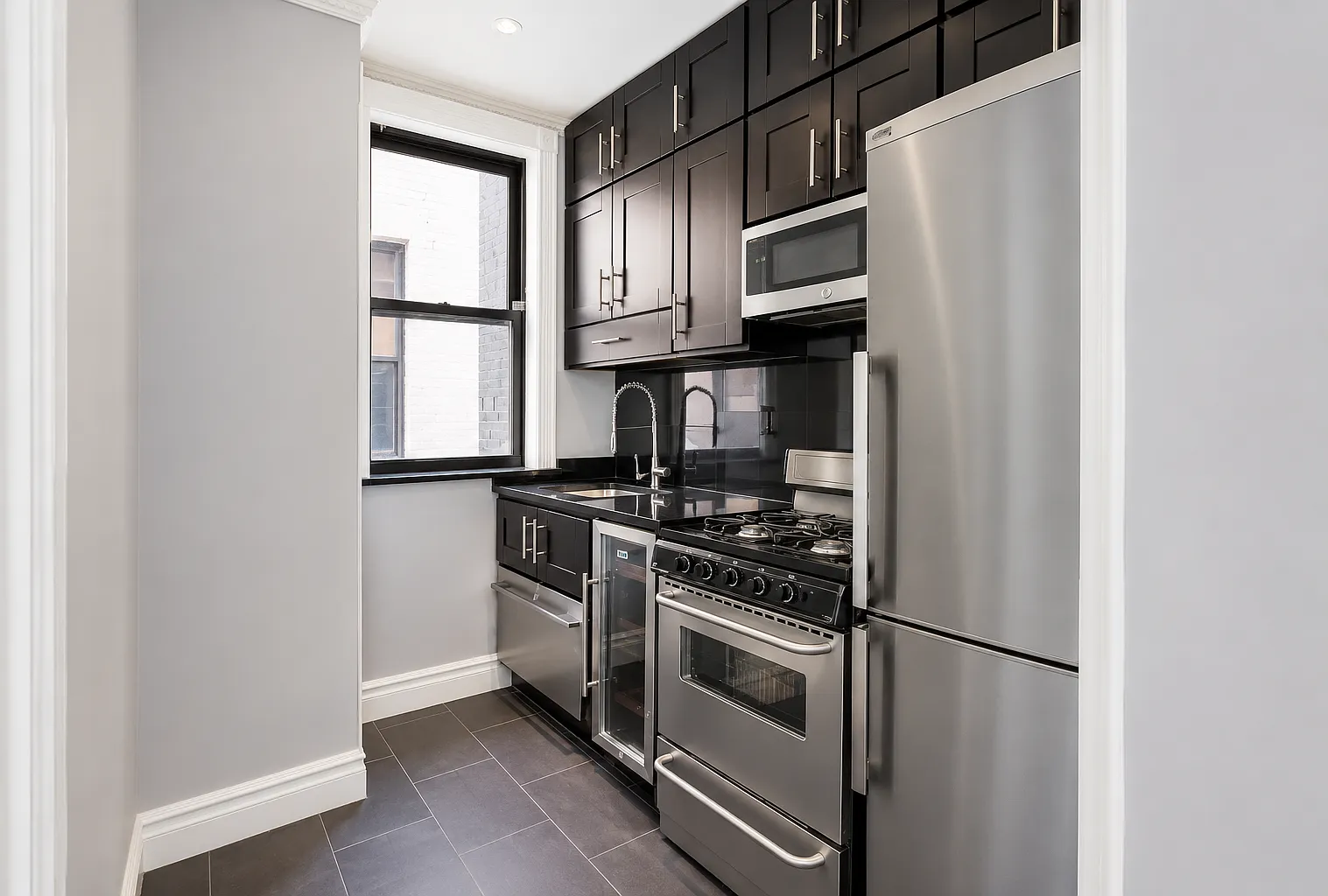 221 East 23rd Street — Photo 4