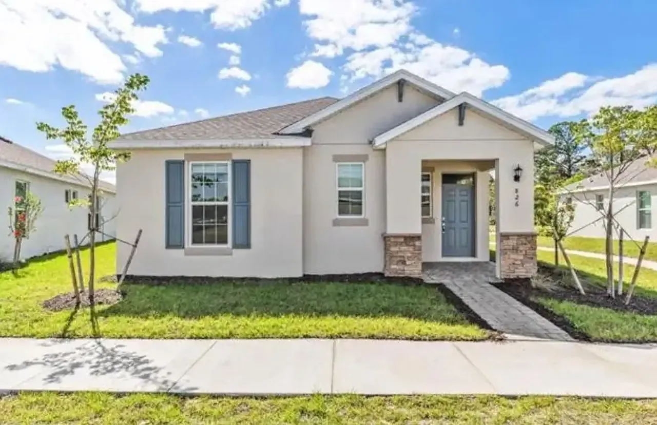 3 bed, 1703 sqft, $1,999 — Photo 1