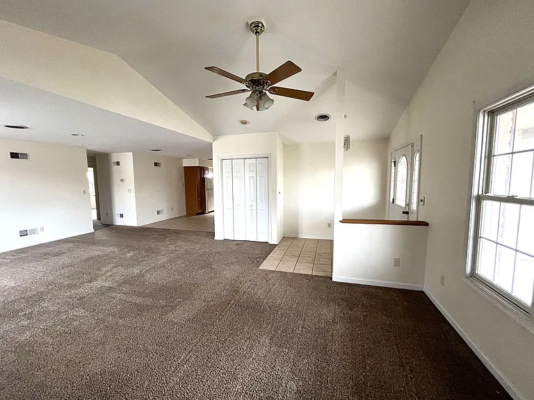 152 Lantern Ln — Photo 7