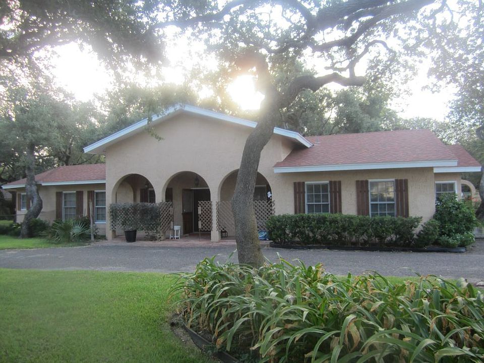 Gracious front entrance