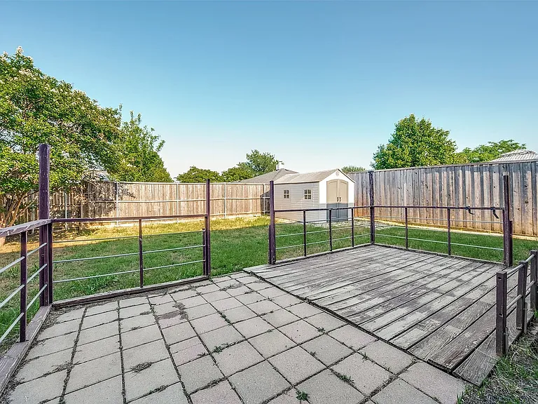 1665 Princess Ln — Photo 18