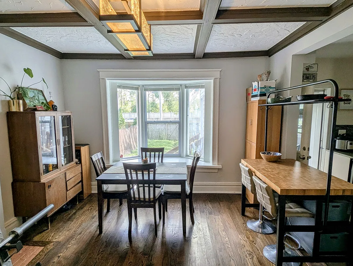 Homey & chic dining space. - 5948 Pershing Ave