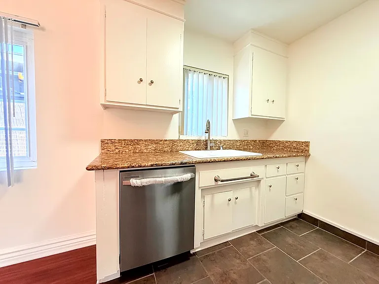 8130 Norton Ave, West Hollywood — Photo 36