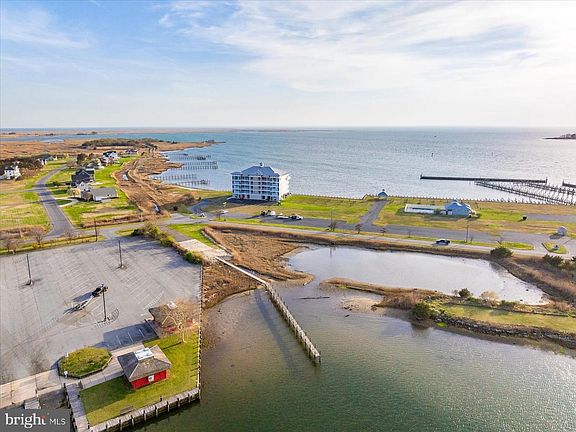 3rd image of Norris Harbor Dr #0