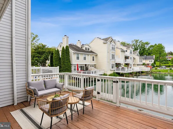 3316 Lakeside View Dr #37, Falls Church, VA 22041