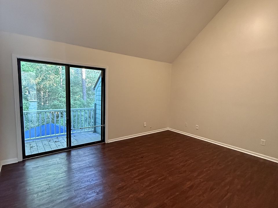1st image of 411 Cambridge Cir