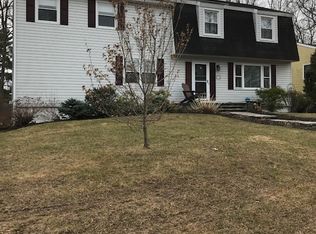 23 Debbie Ct, Albany, NY 12205