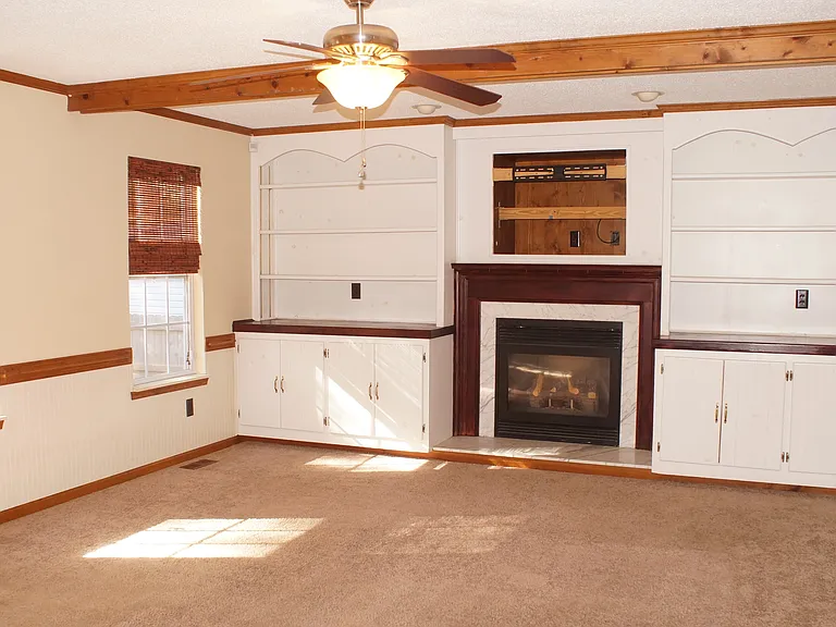 1221 Clearwater Ln — Photo 15