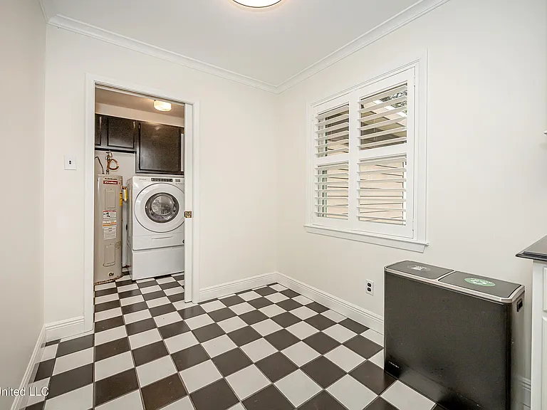 1107 Le Badine Ct — Photo 21