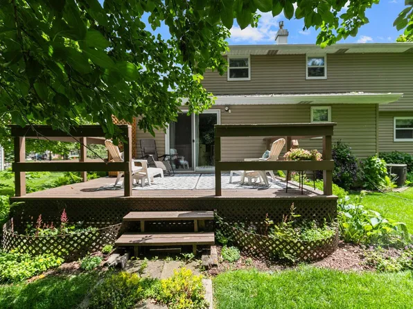 58 Crestview Dr, Appleton, WI 54915