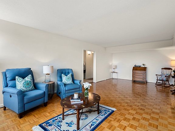 3rd image of 250 Hammond Pond Pkwy APT 1002N