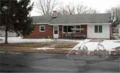 2nd image of 102 Maple Gardens Dr