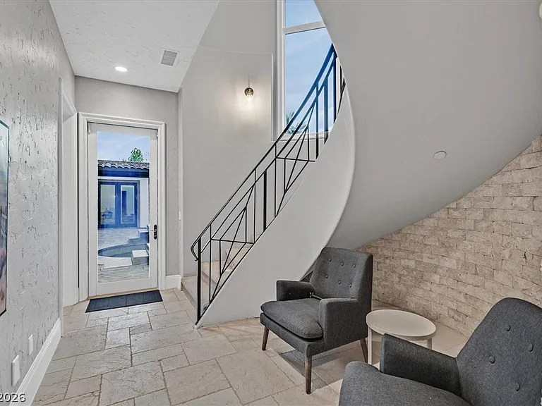 8 Rue Mediterra Dr — Photo 60