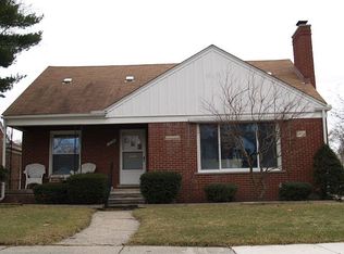 13150 Hart Ave, Huntington Woods, MI 48070