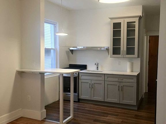 4th image of 436 Anderson Ave #8