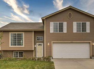 14915 Newport Ave, Omaha, NE 68116