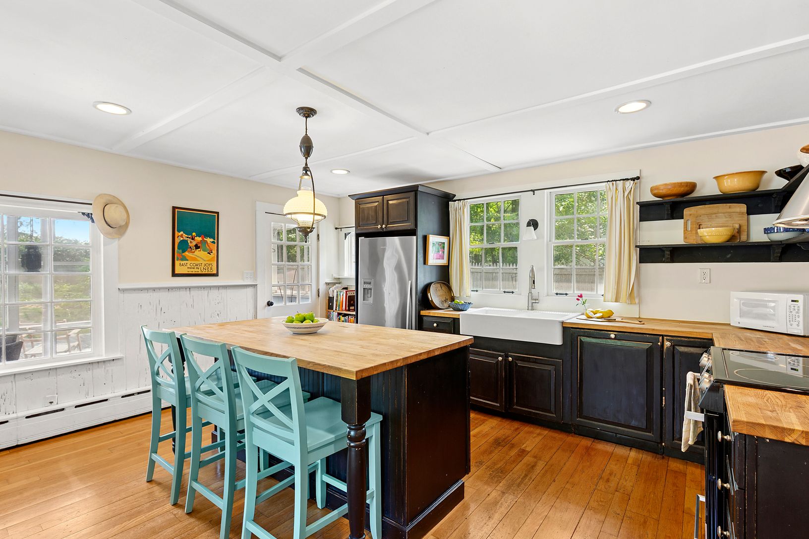 Kitchen is well-appointed