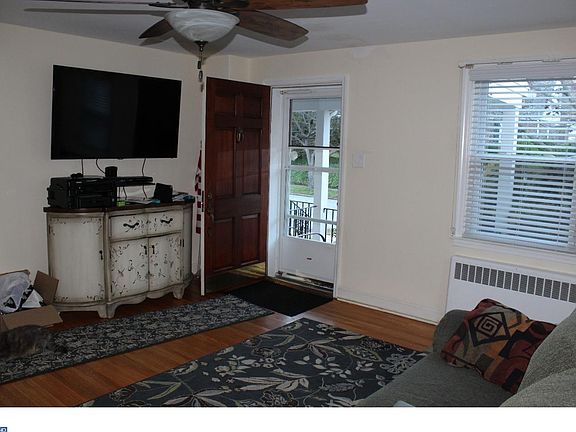 4th image of 39 W Marthart Ave