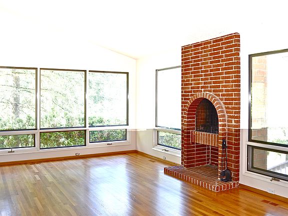 2nd image of 2944 Dellwood Dr