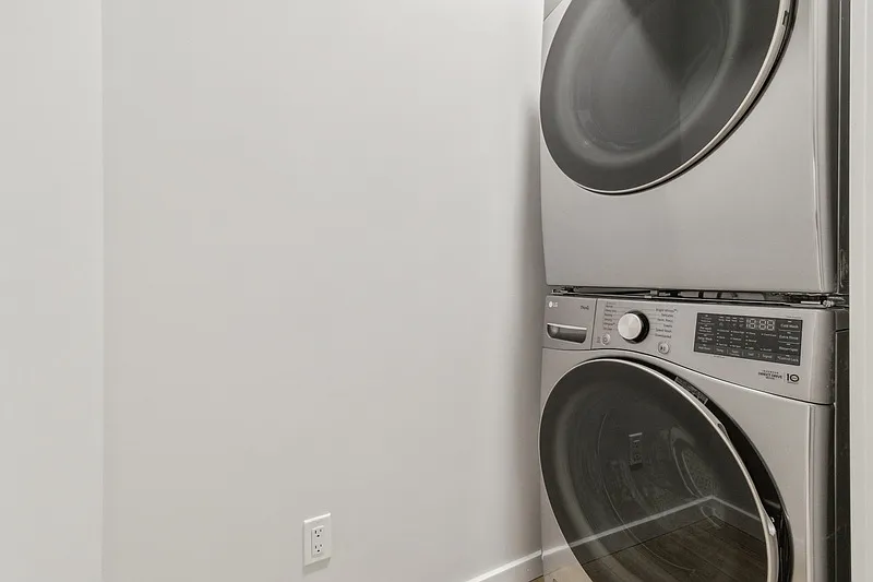 2 bed, 1.0 bath, 670 sqft, $1,250 — Photo 4