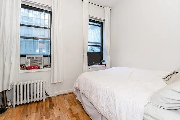 Rented by Gioia Realty | media 14