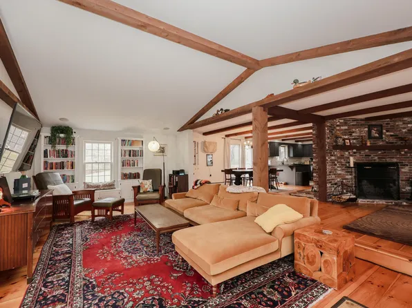 406 4Th Range Road, Pembroke, NH 03275