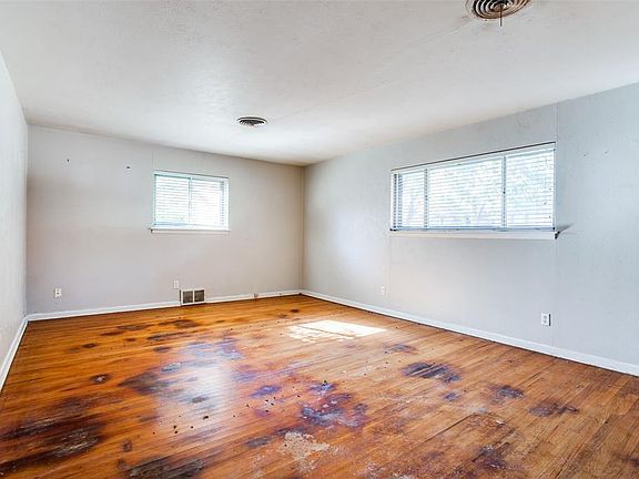 3rd image of 3601 Jeanette Dr