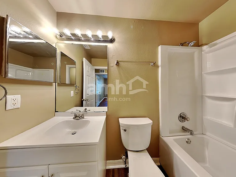 11224 Cypress Leaf Dr — Photo 15