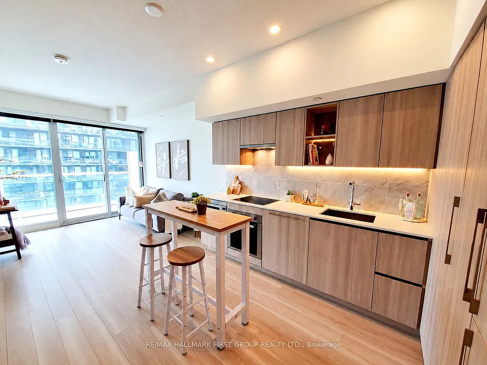 19 Bathurst St #2701