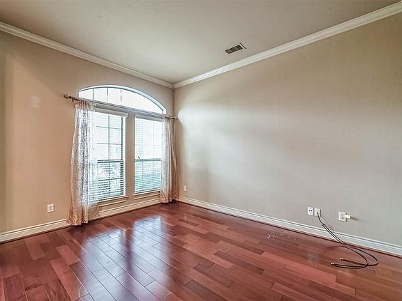 4th image of 1723 Round Rock St