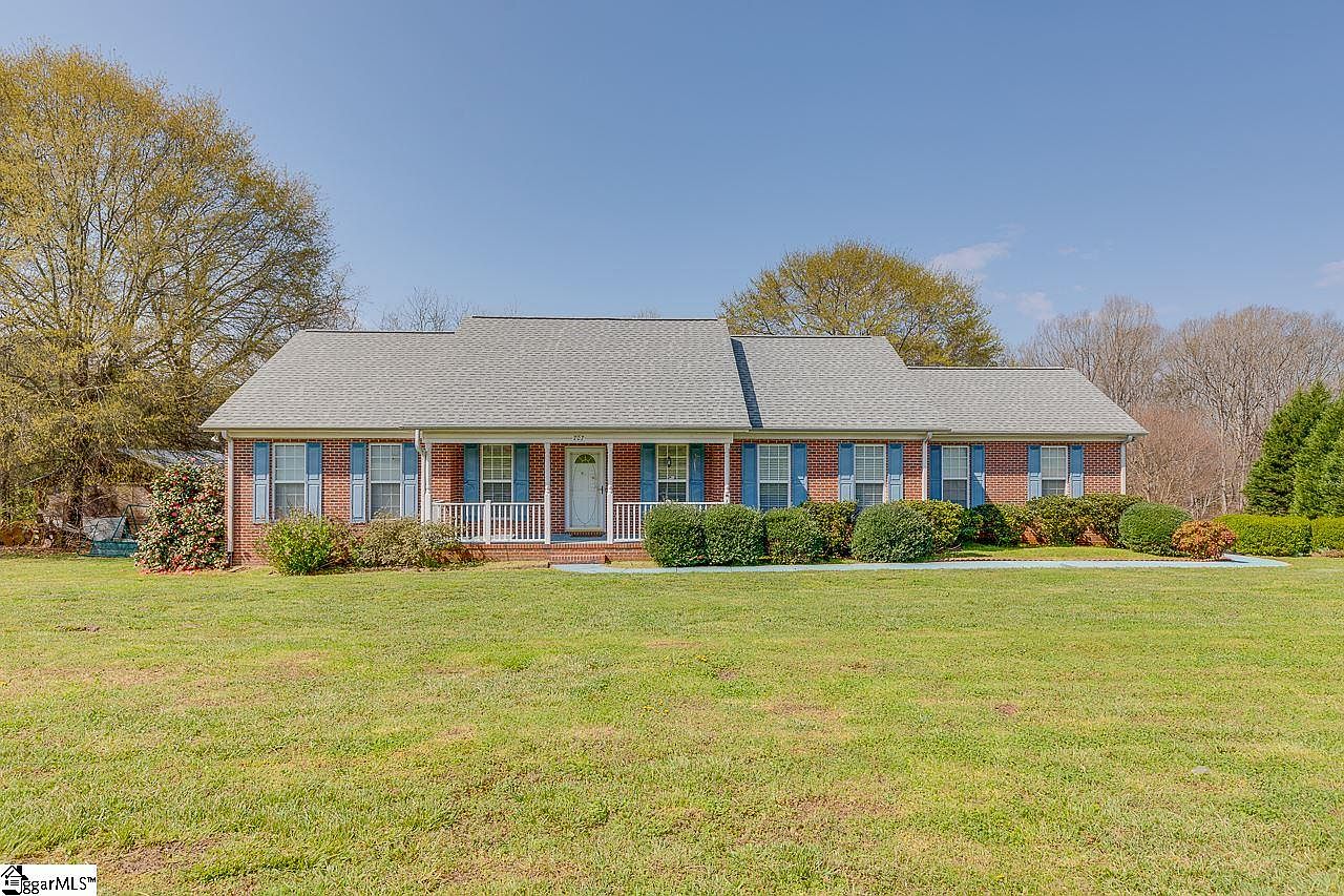 707 Holland Rd, Simpsonville, SC 29681 Zillow