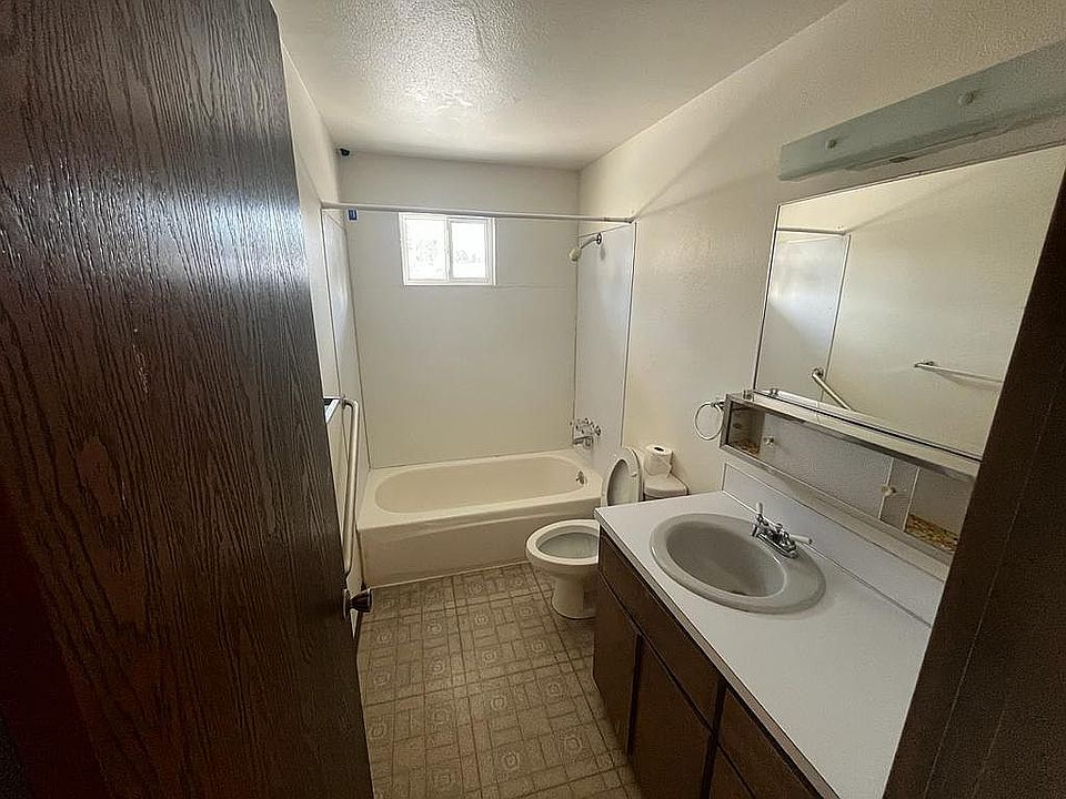 1st image of 17623 Interurban Blvd