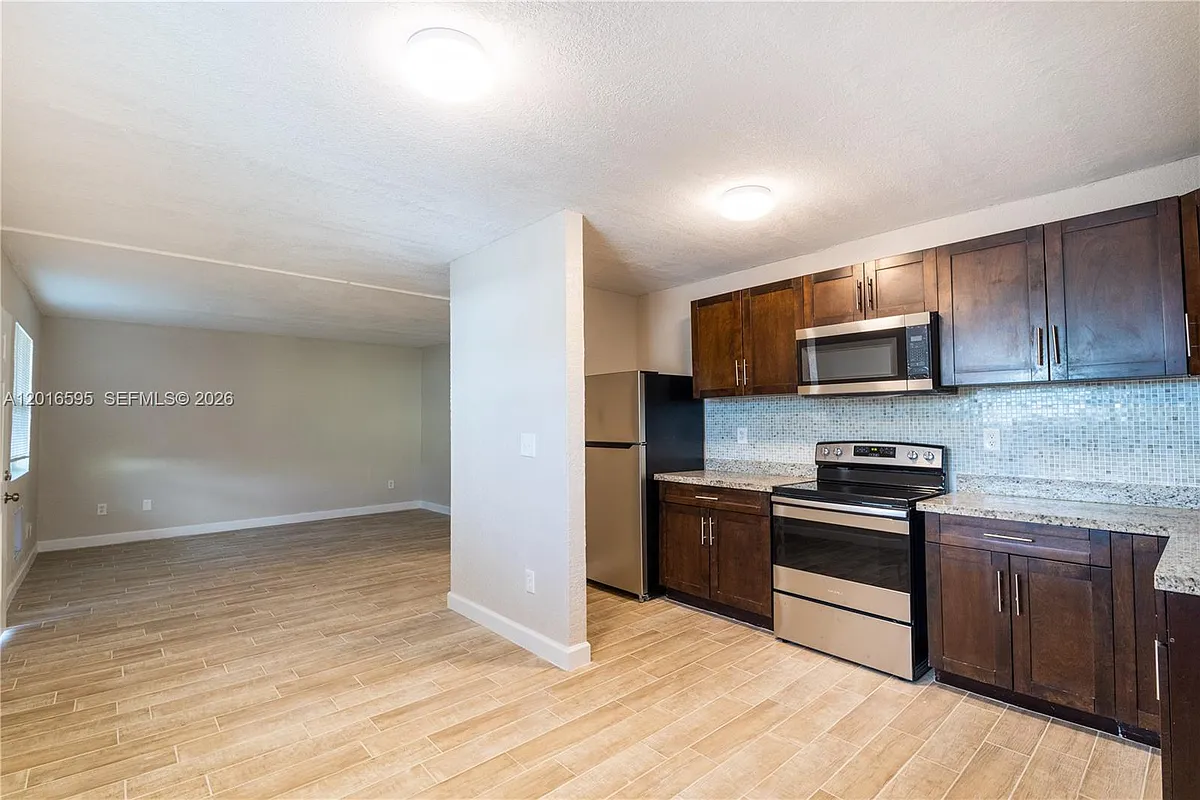 Building Photo - 601 S Flagler Ave #12