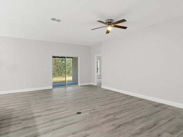 4865 E Princeton Ln — Photo 4