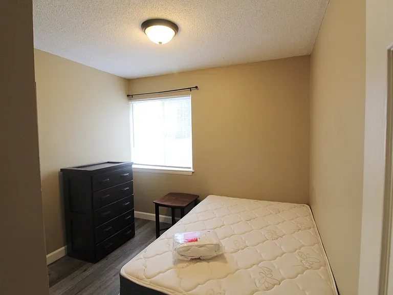 1390H Hunters Rd — Photo 10