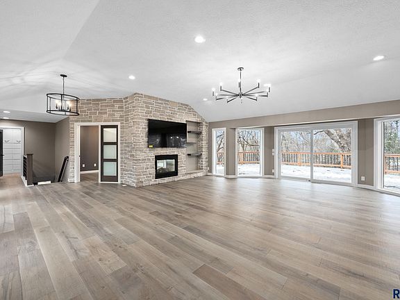 5th image of 1200 E Tomar Rd