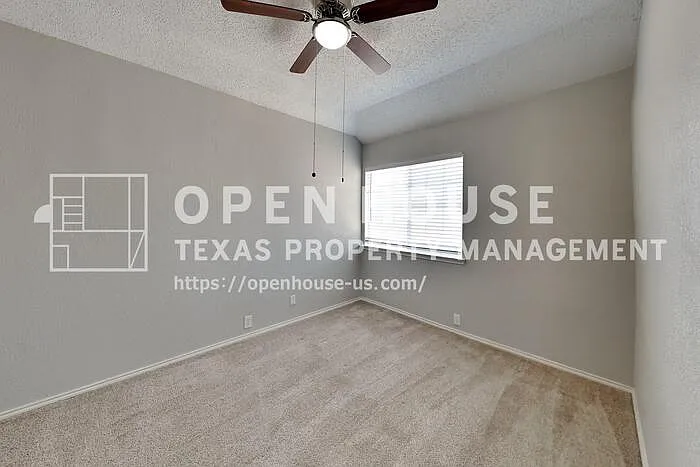 6916 Chateau Dr — Photo 14