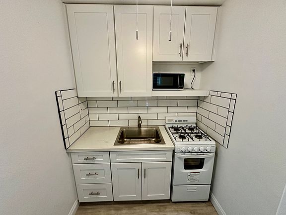2nd image of 1705 S Myers St APT 3