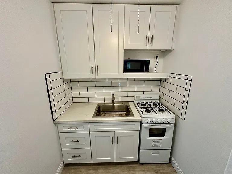 1705 S Myers St #3 — Photo 2