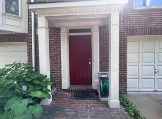 4157 Kentmere Sq, Fairfax, VA 22030