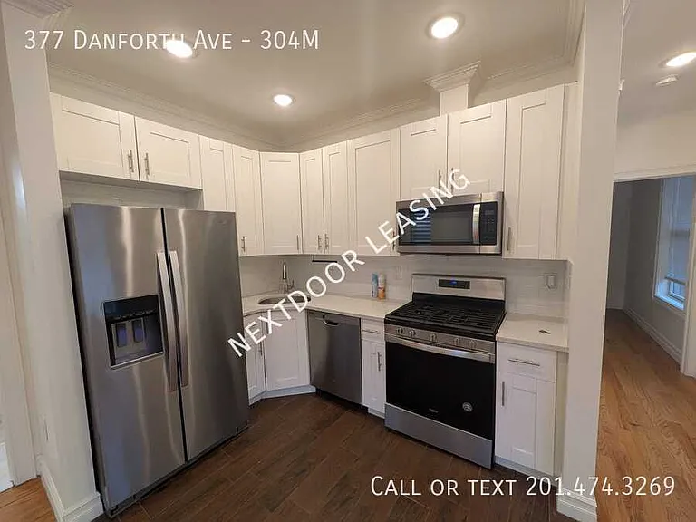 377 Danforth Ave #304M — Photo 1
