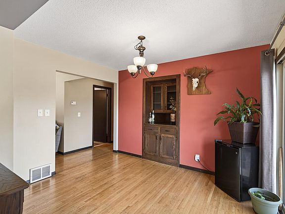4th image of 6206 47th Ave N