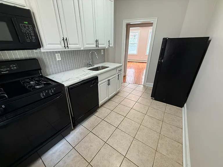 6 Tonnelle Ave #13E — Photo 3