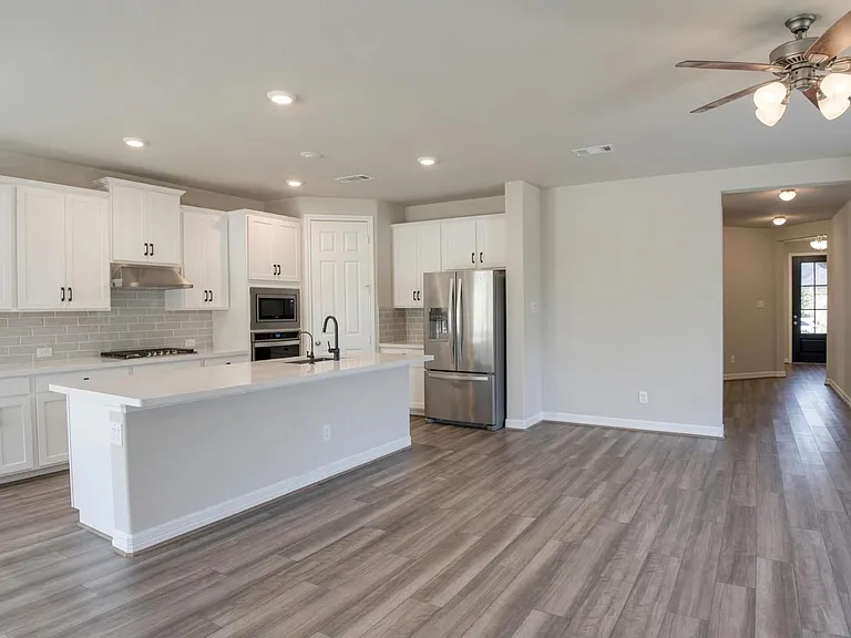 24319 Salts Mill Dr — Photo 2