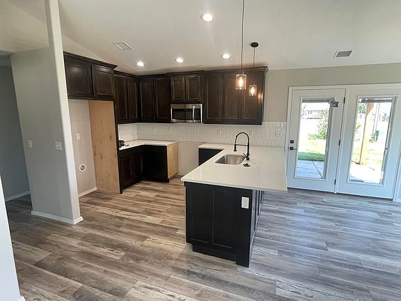 3rd image of 430 N Norris Dr