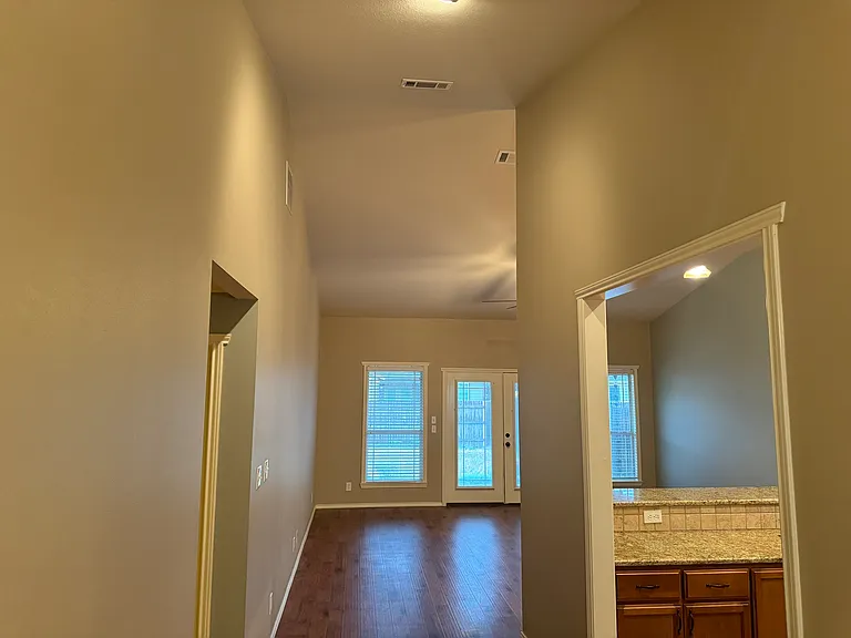 1613 Kimrey Ln — Photo 3